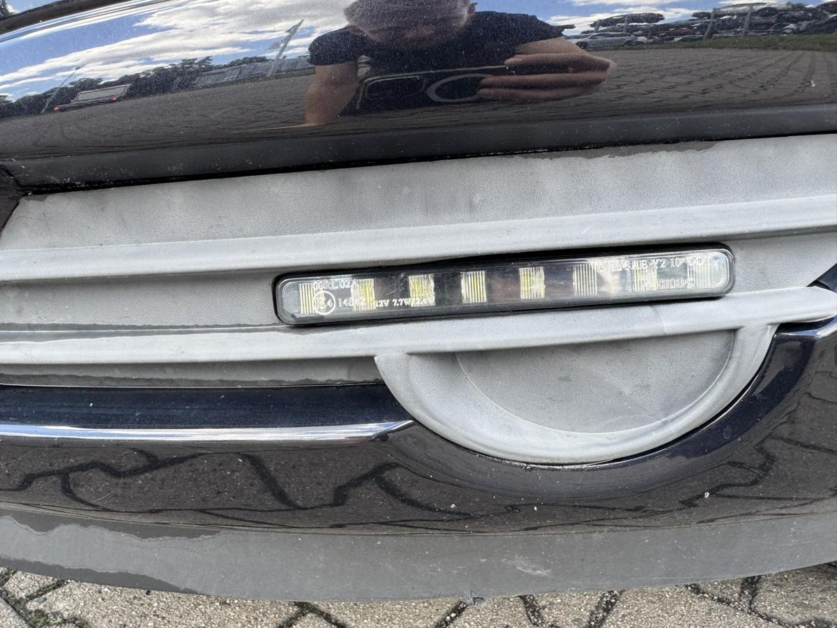 Opel Corsa D original Stossf&auml;nger Sto&szlig;stange vorne Z20R Saphirschwarz Metallic Bj.2008